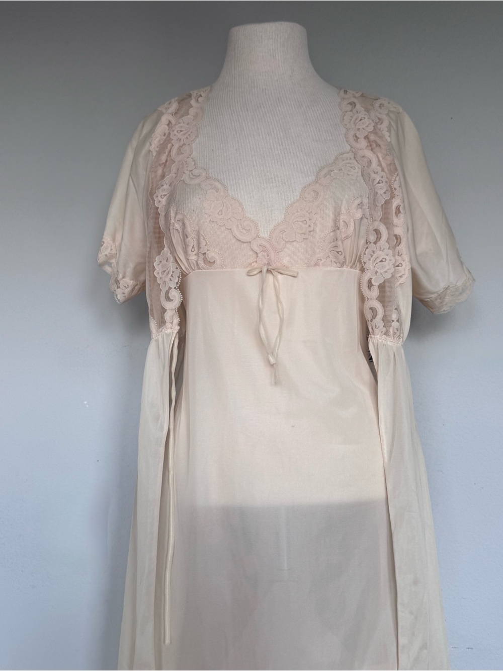 Vintage 1970s Marel Blush Peach Peignoir & Nightgown 2-Piece Set
